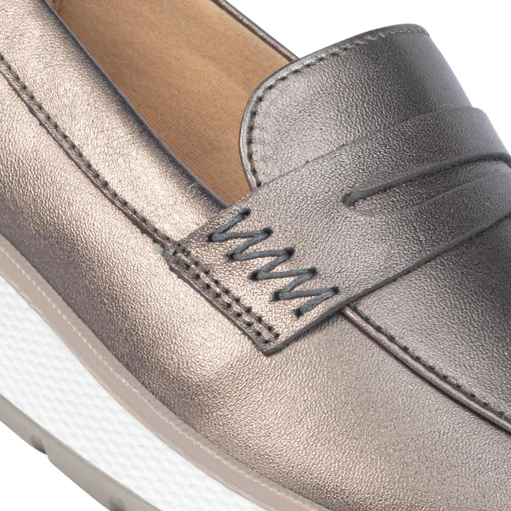 MOCASÍN METÁLICO DE PIEL