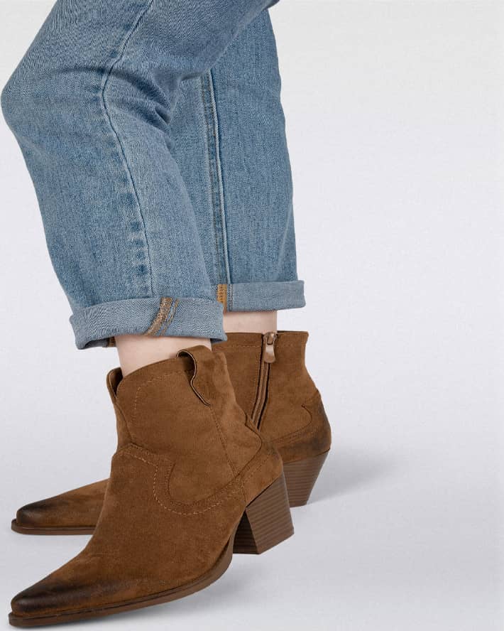 Bota Vaquera Ante Jareta Con Tacón