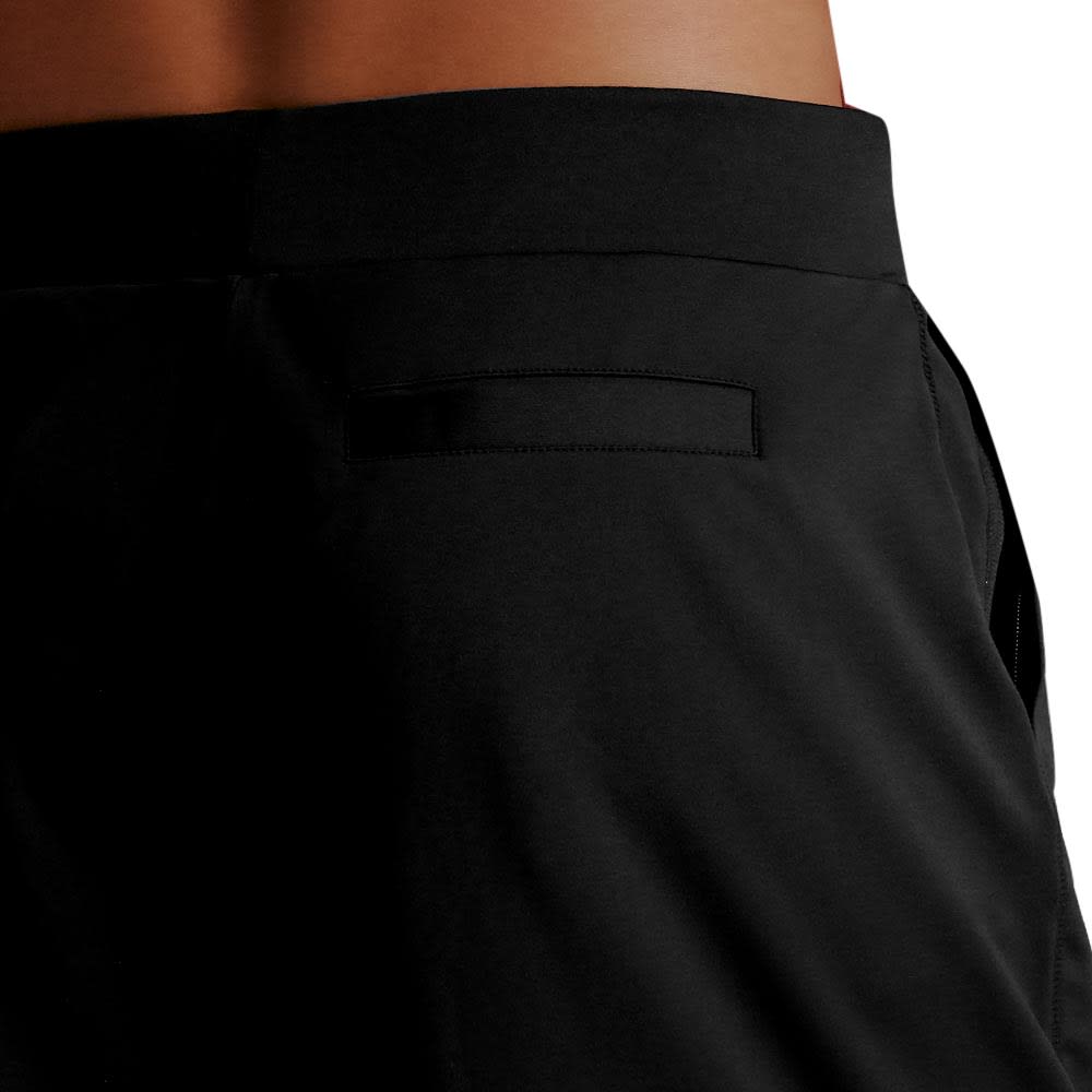 SHORT DEPORTIVO CON BOLSAS