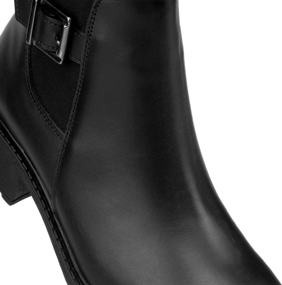 BOTA CASUAL PIEL VACUNO TACÓN CON ELÁSTICO Y HEBILLA