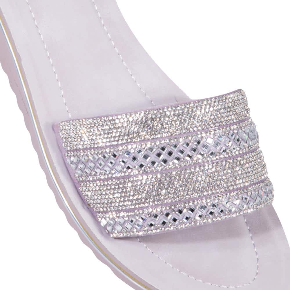 SANDALIA PLANA CON PIEDRAS