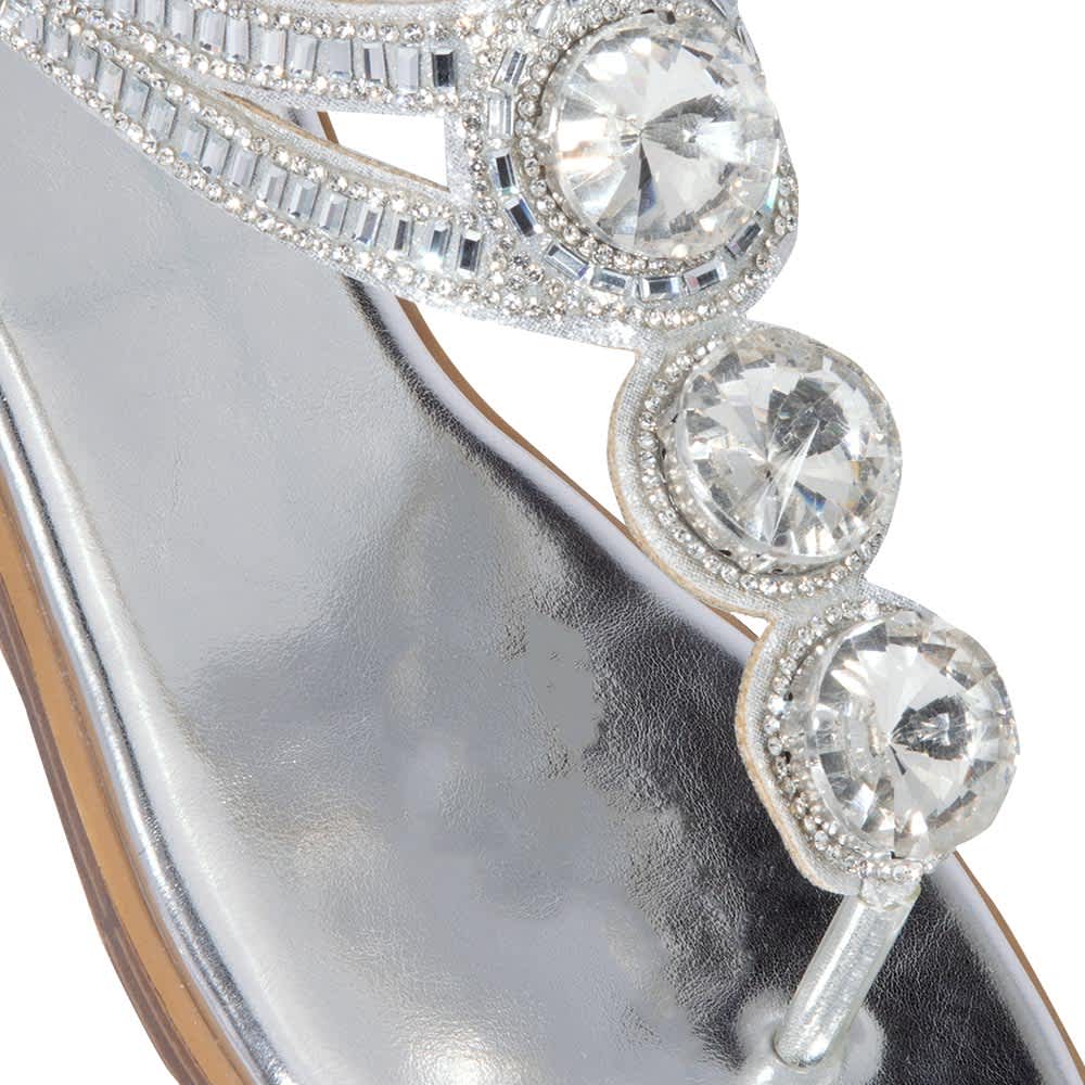 SANDALIA PLANA CON PIEDRAS