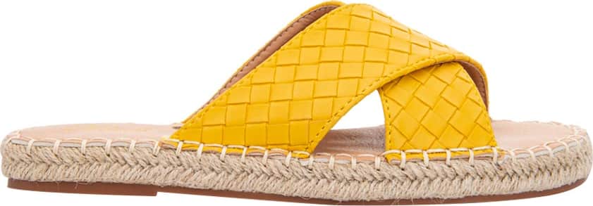 SANDALIA PLANA CON YUTE