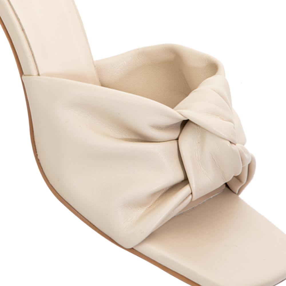 Sandalia Tacon Delgado Nudo