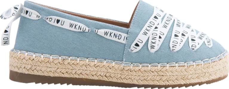 ALPARGATA CON TIRAS ESTAMPADAS