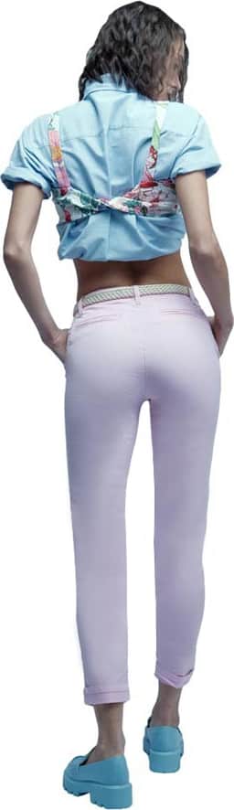 PANTALÓN CASUAL CORTE SKINNY CINTURA ALTA