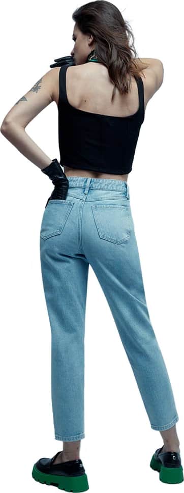 JEANS CORTE MOM SÚPER CINTURA ALTA