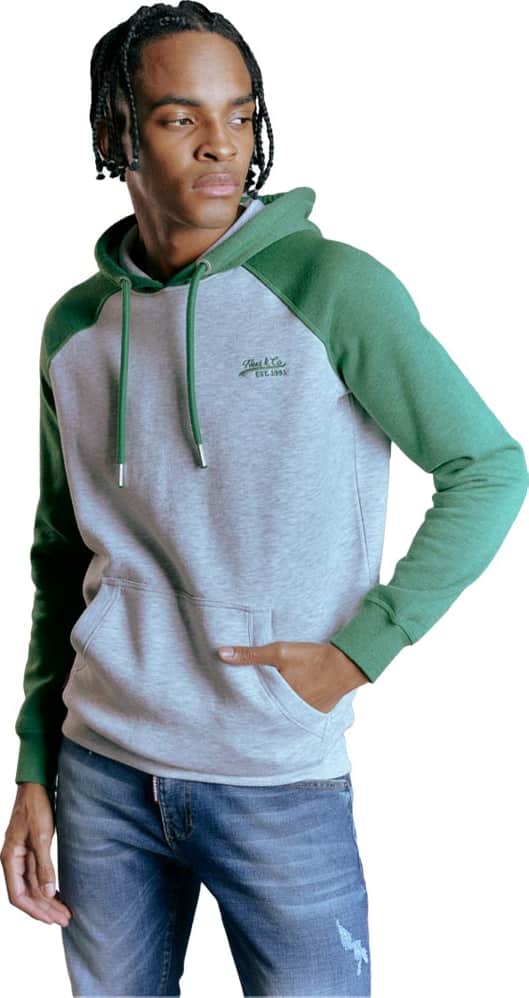 SUDADERA EN COMBINACION CON CAPUCHA