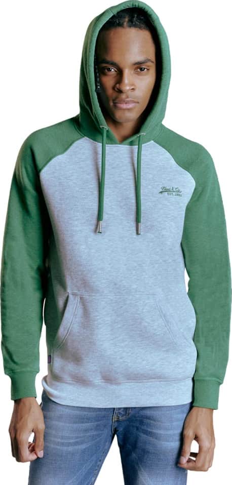 SUDADERA EN COMBINACION CON CAPUCHA