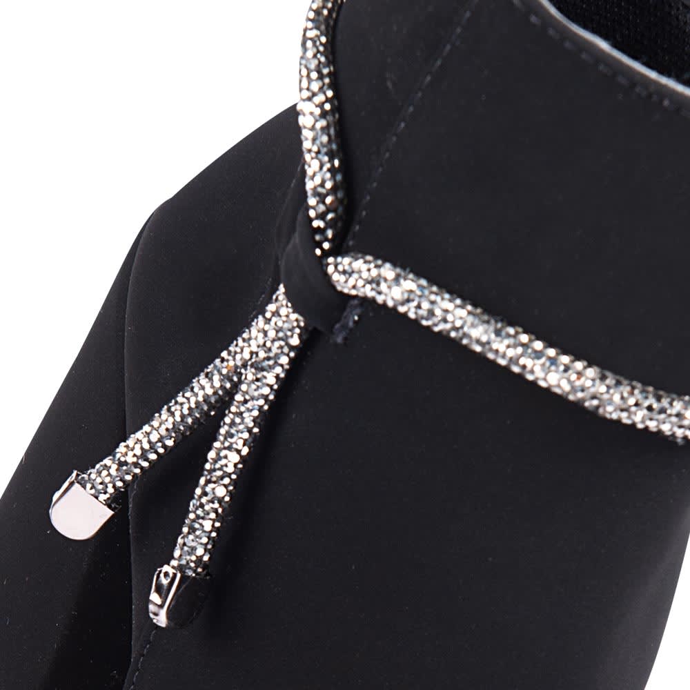 BOTA VESTIR TIPO NOBUCK CON TACÓN DE PEDRERÍA